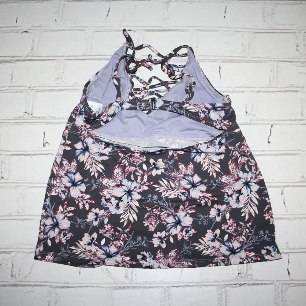 🌸🌊 Floral Swim Top · Wave Zone · Size M 🌊🌸